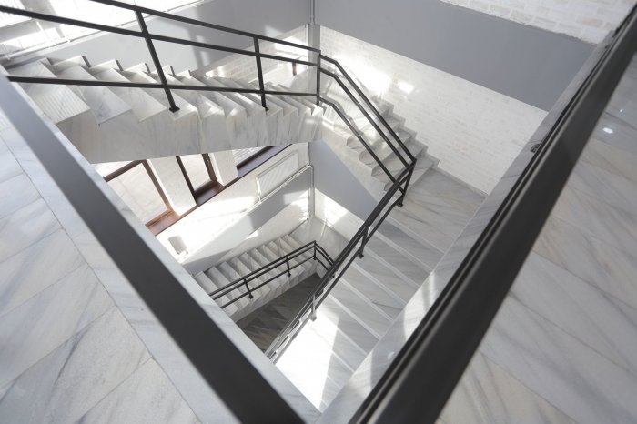 Лестничный марш: устройство, стандарты, ограждения