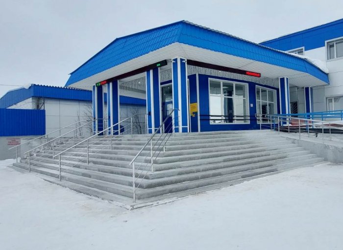 Ограждения для крыльца и пандуса в аэропорту, г. Надым