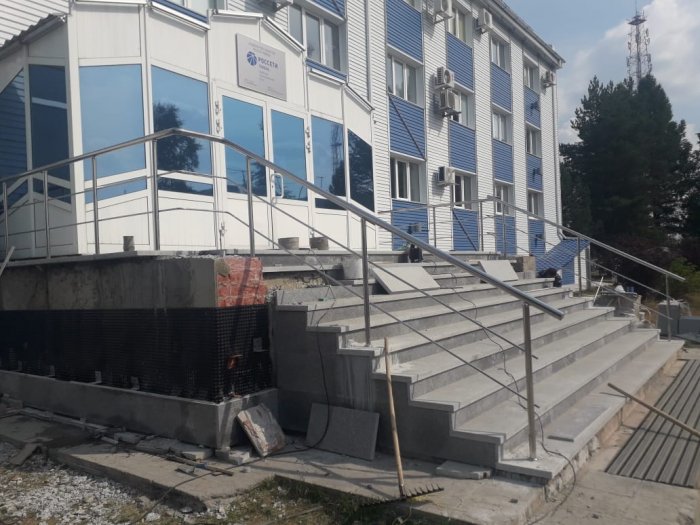 Ограждения крыльца для здания АО «Россети Тюмень» в г. Урай