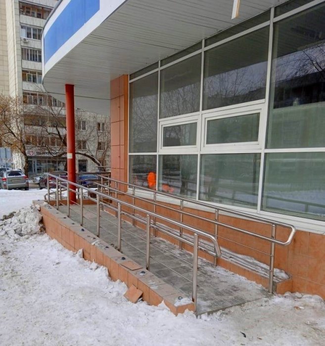 Ограждения для крыльца и пандуса, магазин Пятёрочка, ул. Татищева