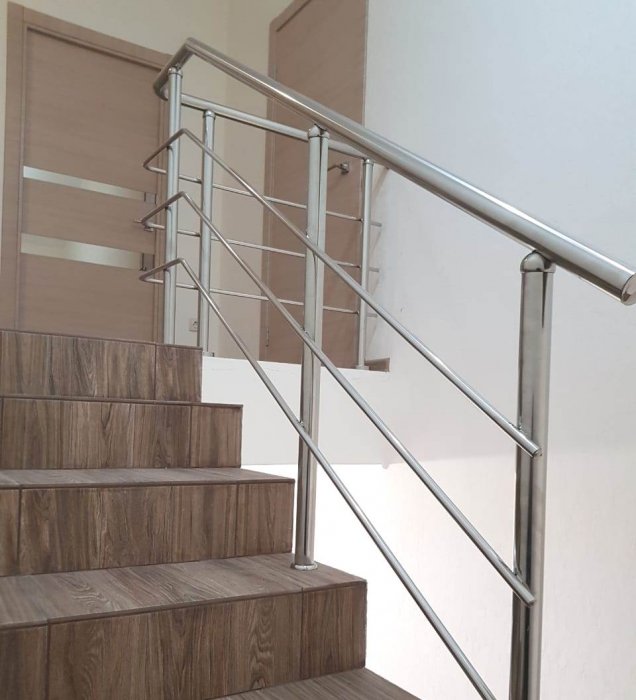  Ограждение лестницы для коттеджа, ЖК Заповедник