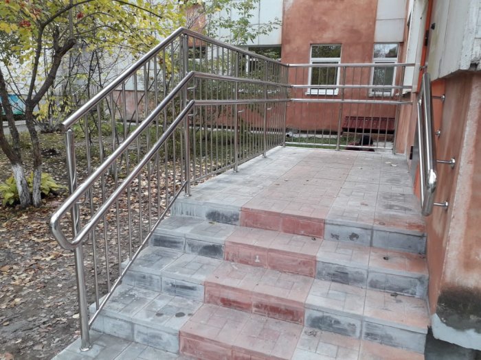 Ограждения крыльца детского сада, Берёзовский