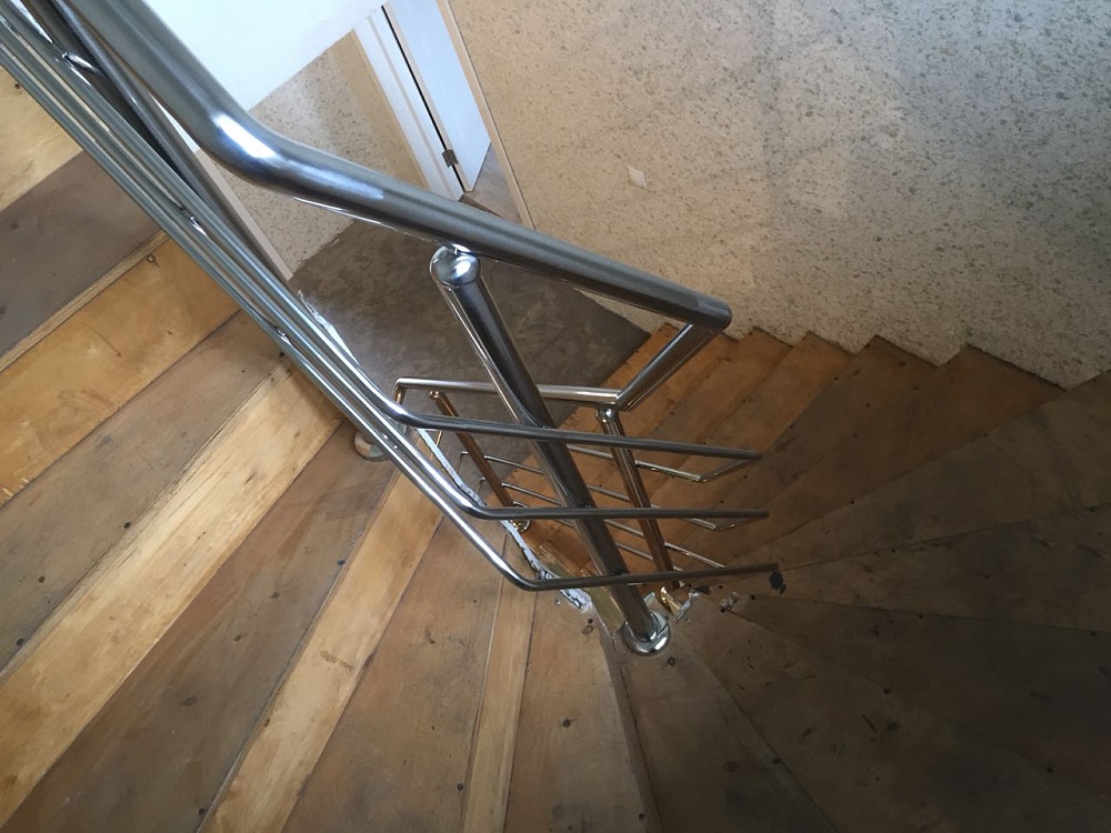 Лестиничные ограждения в таунхаус