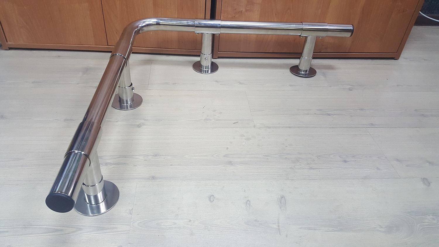 Отбойники для торгового зала (бамперы)