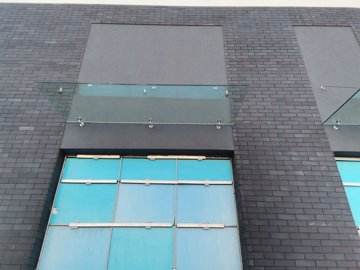 Стеклянные козырьки на Монтерской