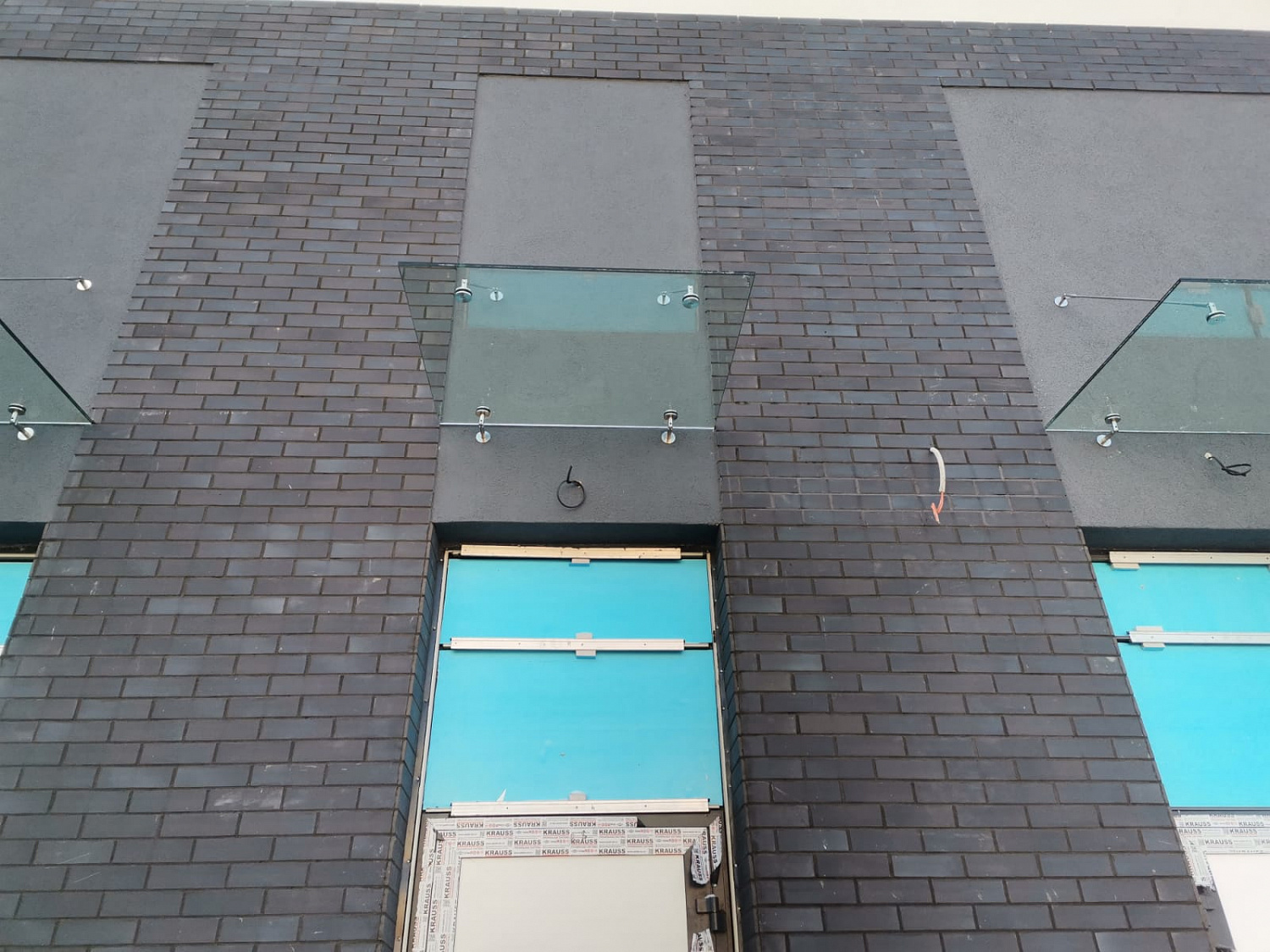 Стеклянные козырьки на Монтерской