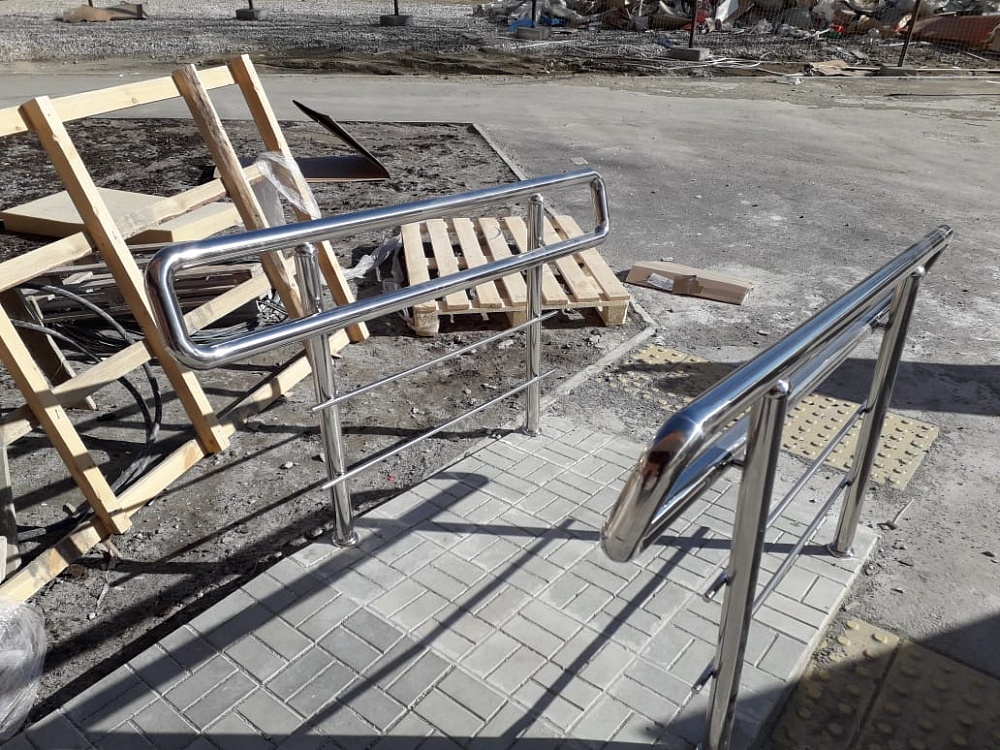 Ограждение пандуса для магазина «Пятёрочка», Екатеринбург, ул. Рощинская